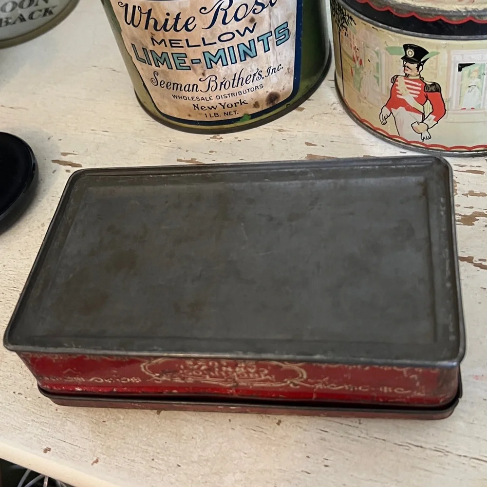 Mixed lot vintage advertising tins